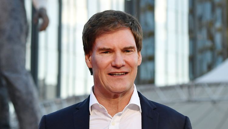 Carsten Maschmeyer fühlt sich von seiner Bank hintergangen.