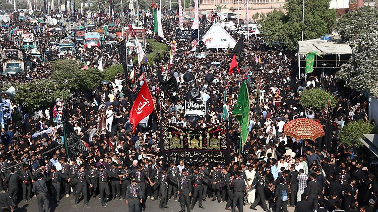 In Kerbela kamen die Pilger zu Ehren des Imams Hussein, Enkel des Propheten Mohamed, zusammen.