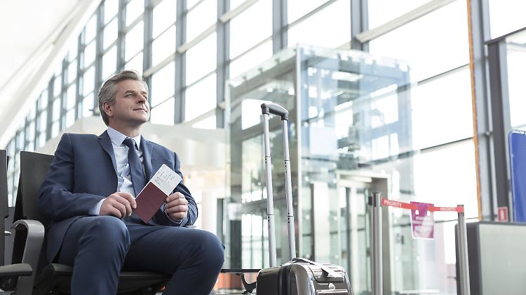 Passagiere sollte ihre Bordkarte immer griffbereit haben - und gut verstauen.