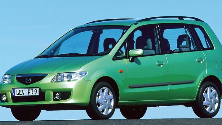 Auch in Grün für viele farblos: Der Mazda Premacy glänzt eher durch innere als äußere Werte - in der ADAC-Pannenstatistik gilt er als "äußerst zuverlässig".