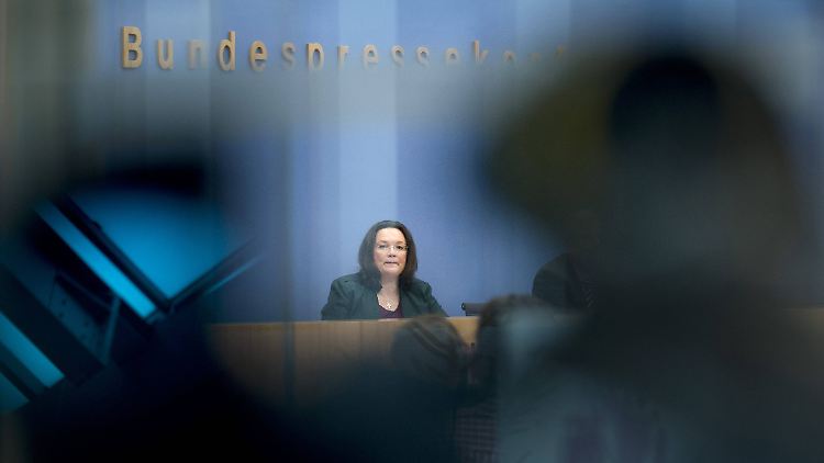 Am Vormittag stellte Andrea Nahles das Rentenkonzept der Bundesregierung vor - ergänzt um eigene Forderungen.
