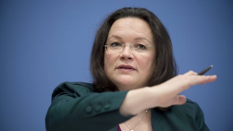 Ihr Konzept sei "das umfassendste Programm gegen Altersarmut, das jemals vorgelegt wurde", sagte Andrea Nahles. 
