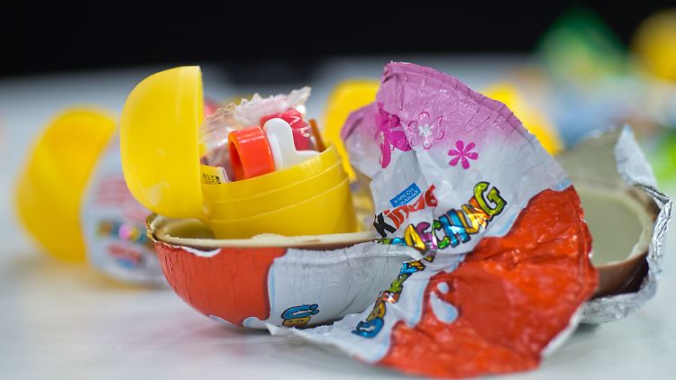 Laut der "Sun" sollen in Rumänien auch Kinder bei der Produktion der Ü-Eier gearbeitet haben.