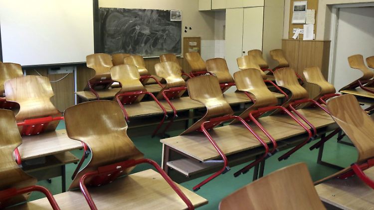 Tausende Lehrer kehren in die Klassenzimmer zurück (Archivbild).
