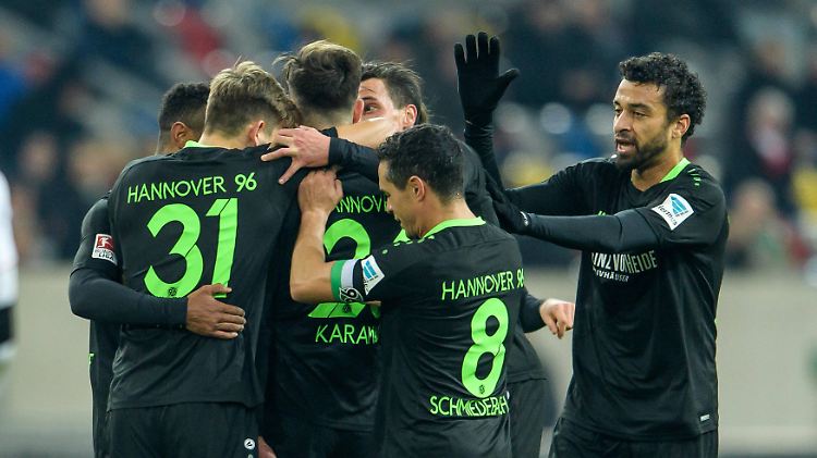 Zweimal jubelte Hannover und verpasste doch den Sieg.