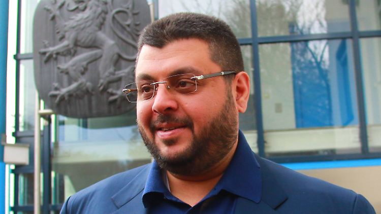 Hasan Ismaik greift durch.