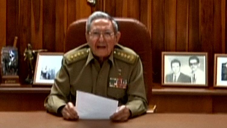 Raúl Castro verkündete des Tod seines Bruders im Fernsehen.