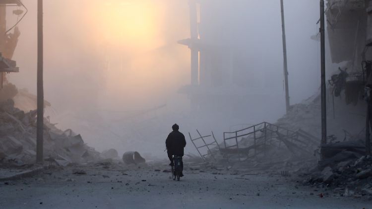 Experten befürchten in den östlichen Vierteln Aleppos eine humanitäre Katastrophe.