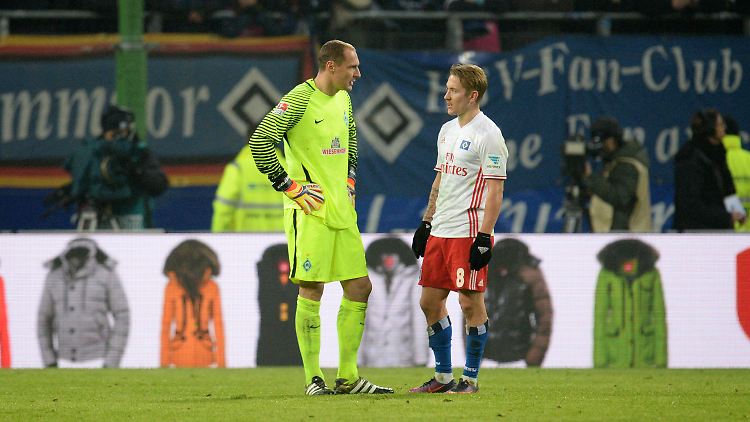 Jaroslav Drobny und Lewis Holtby konsterniert - auch die beste Saisonleistung reichte nicht zum ersten Sieg.