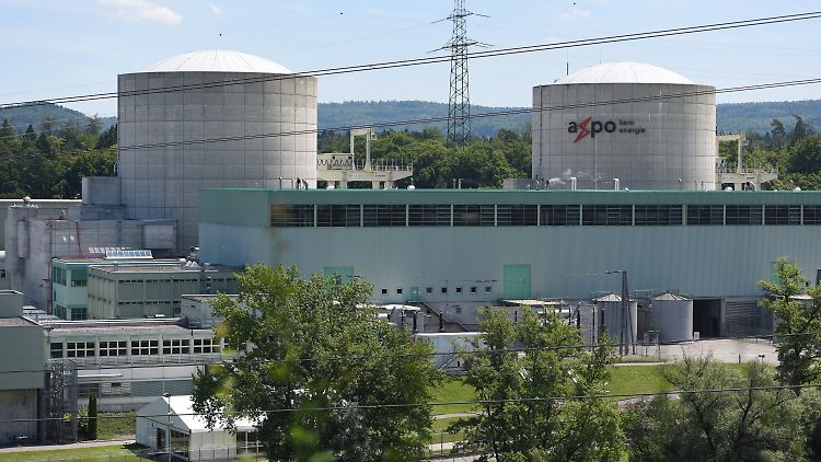 Das Kernkraftwerk Beznau ist das älteste noch in Betrieb befindliche Kernkraftwerk der Welt und könnte bei einem positiven Wahlergebnis schon 2017 still gelegt werden.