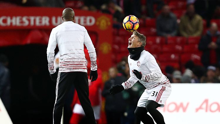 Hält sich fit auf seinem Abstellgleis in Manchester: Bastian Schweinsteiger.