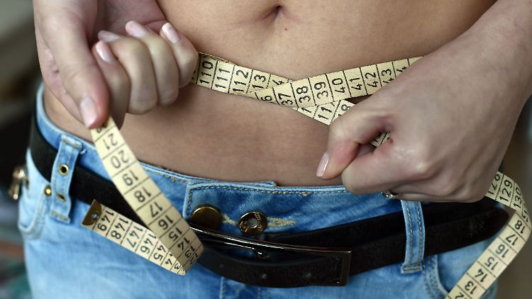Hungern, auch wenn man schon dünn ist: Magersüchtige kennen beim Körpergewicht keine Untergrenze.