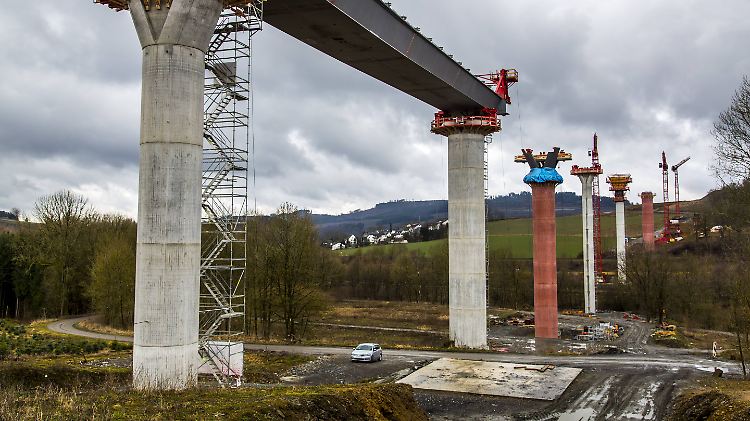 Bei den Ausgaben für die Infrastruktur sei für Deutschland noch Luft nach oben, glaubt die OECD.
