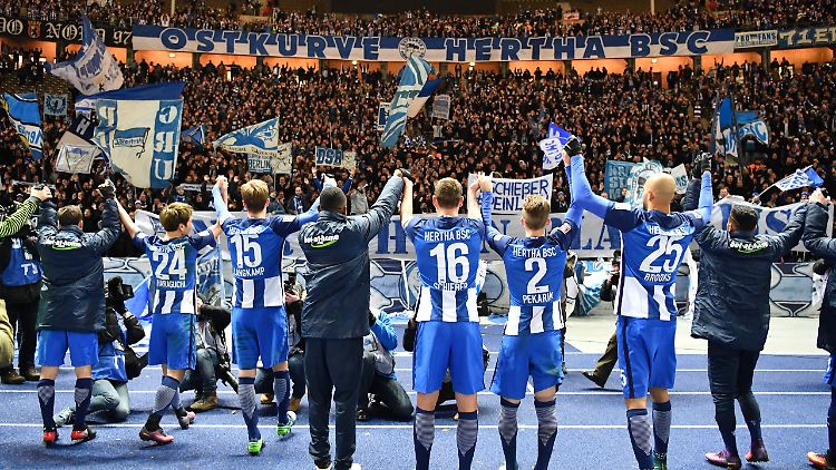 Sportlich läuft es rund in Berlin: Nach zwölf Spieltagen steht Hertha auf dem dritten Tabellenplatz.