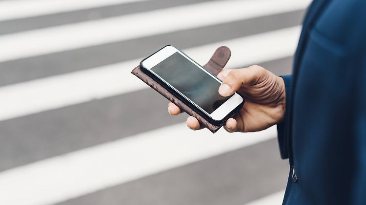 In Deutschland gibt es zwar viele Anbieter, aber nur die Wahl zwischen drei Mobilfunknetzen.