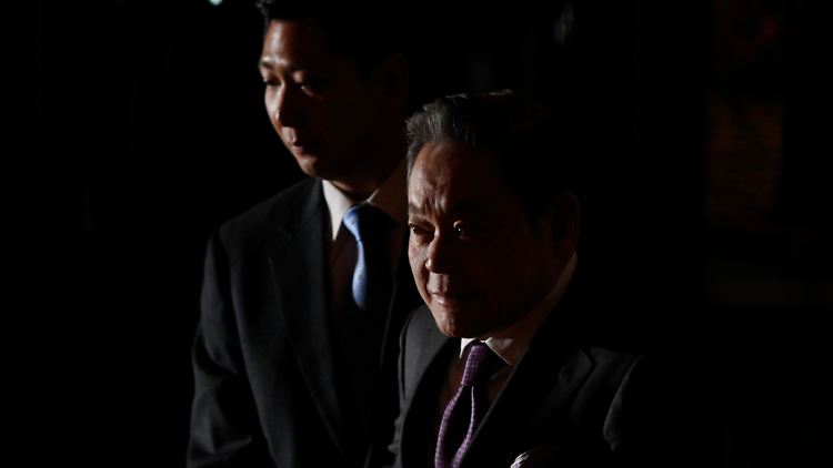 Die komplizierte Struktur des Samsung-Koglomerats war ganz auf den Patriarchen Lee Kun-Hee zugeschnitten. Doch seit seiner Krankheit gibt es ein Vakuum. 