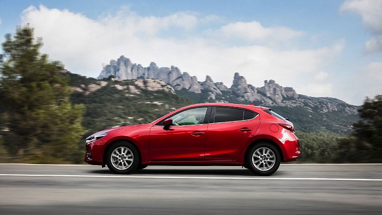 Die Außenhaut des Mazda3 wird auch nach dem Facelift die alte bleiben. Aber innen ist alles neu.
