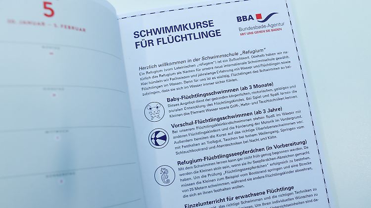 Die Satire über Schwimmkurse für Flüchtlinge im Mittelmeer hat Wirbel unter den Hauptstadtjournalisten ausgelöst. 