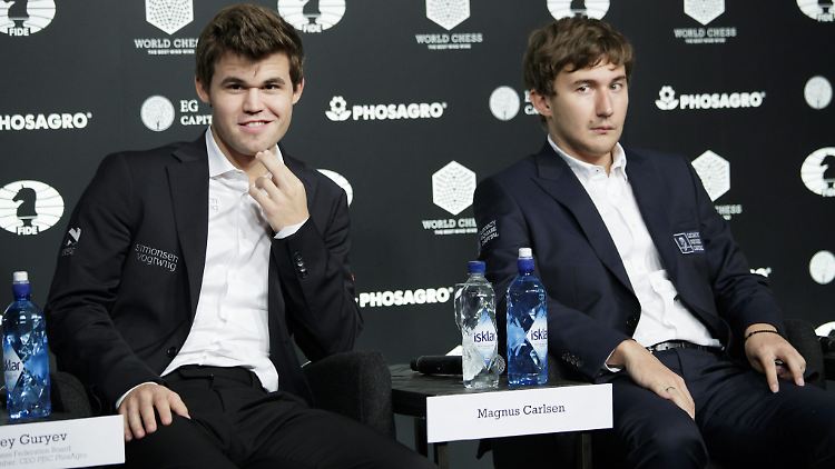 Setzte sich zum dritten Mal die Schachkrone auf: Magnus Carlsen (l.)