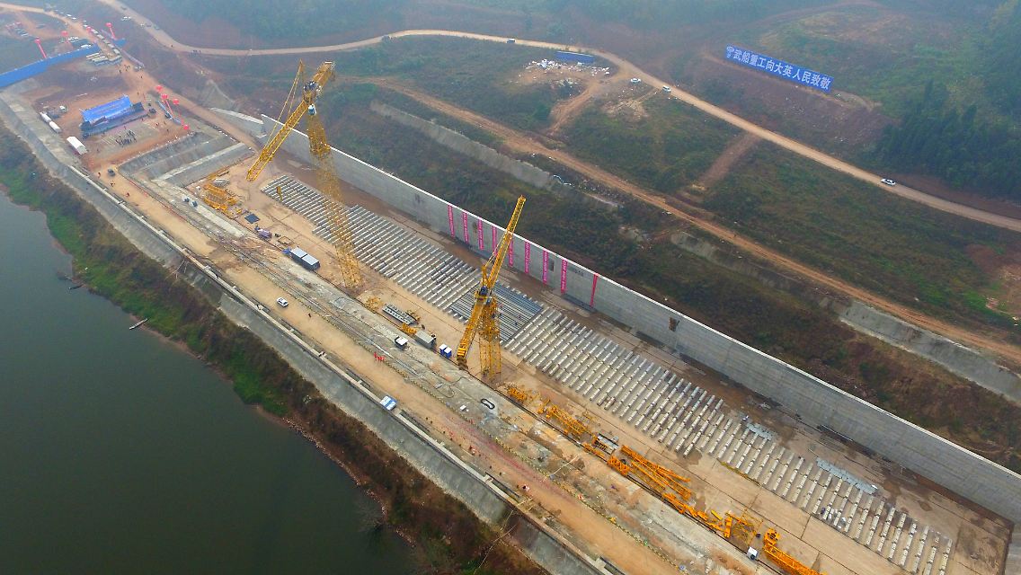 So sieht das Dock aus, in dem die Titanic gebaut wird. Die Arbeiten haben gerade erste begonnen.