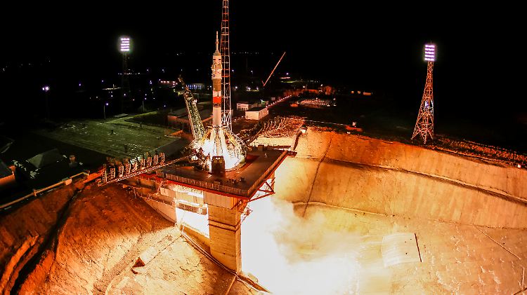 Erst am 18. November waren die neuesten drei Besatzungsmitglieder - ein Russe, ein Franzose und eine US-Amerikanerin - vom Weltraumbahnhof Baikonur zur ISS gestartet.