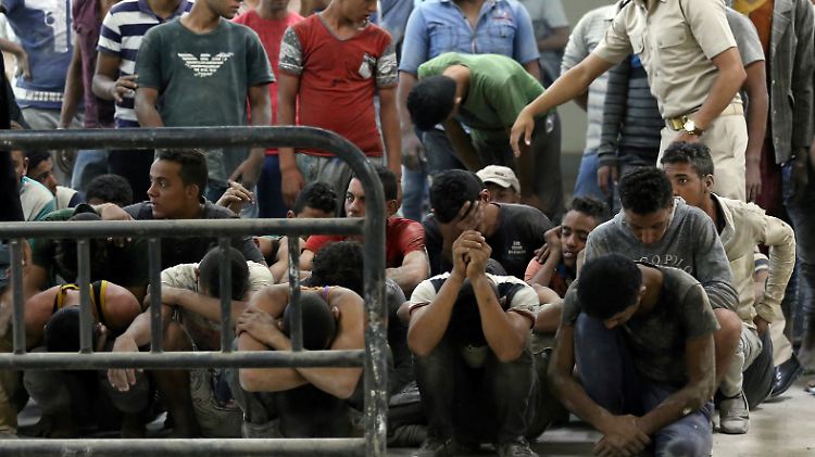 Diese Flüchtlinge wurden von einem vor Ägypten gekenterten Boot gerettet. Berlin plant, künftig solche, die die Überfahrt geschafft haben, wieder zurückschicken zu lassen.