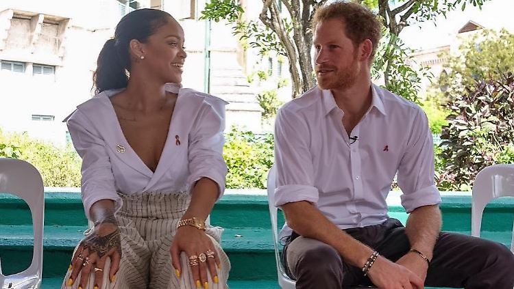 Das mit dem HIV-Test hatten sie sich vielleicht doch anders vorgestellt: Rihanna und Prinz Harry.