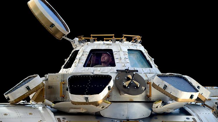 Genießt den Blick aus der Kuppel der ISS und will noch viel weiter ins All hinausfliegen: Esa-Astronaut Alexander Gerst.