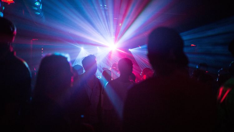 Für die Betroffenen wird "Stimulusvermeidung" empfohlen - also etwa kein Stroboskop-Licht im Club.