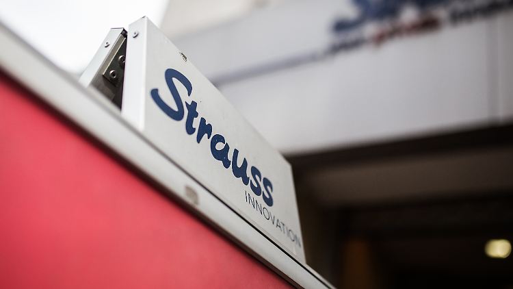 Bei Strauss Innovation beginnt der Ausverkauf.