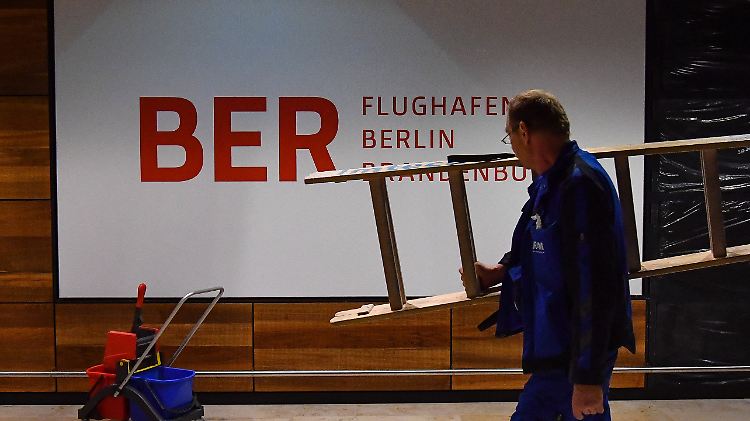 Schon bei seiner Eröffnung wird der neue Hauptstadtflughafen zu klein sein. Weitere Bauarbeiten sind damit vorprogrammiert.
