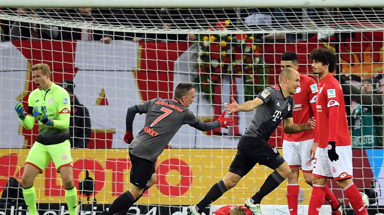 Franck Ribéry und Arjen Robben standen das letzte Mal im März gemeinsam in der Startelf - auch damals gegen Mainz.