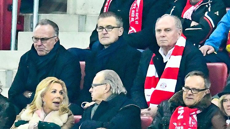 Kaum zurück im Amt des Bayern-Präsidenten, sorgt Uli Hoeneß bereits wieder für Unruhe.