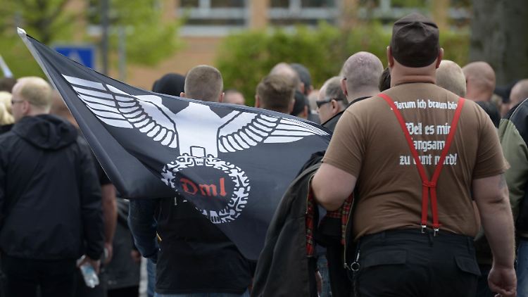 Gegen mehrere Personen liegen laut Innenministerium mehrere Haftbefehle vor.