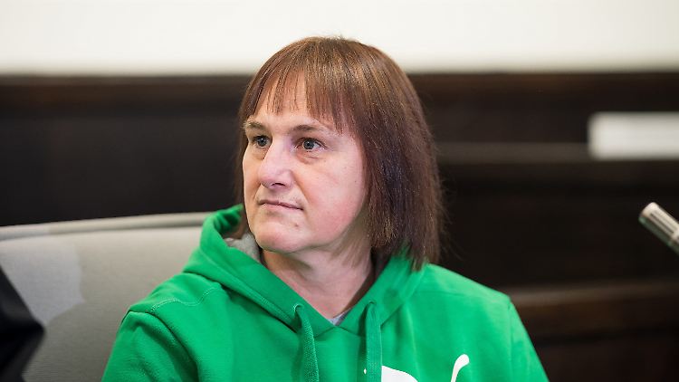 Angelika W. gibt an diesem Prozesstag weitere grausame Einzelheiten über die Misshandlungen im Höxter-Haus preis.