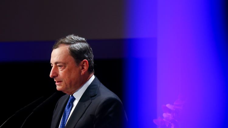 Anleihekaufprogramn ein bisschen, ganz oder gar nicht? EZB-Chef Draghi muss wieder mal Antworten liefern. 