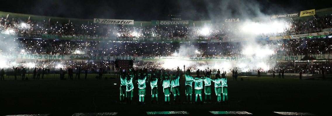 In einem Tribut wurde das verunglückte Team von Chapecoense am 7.12.2016 zum Sieger der Copa Suamericana erklärt.
