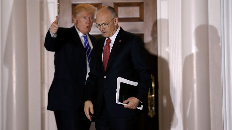 Zwei Magnaten unter sich: Donald Trump und Andrew Puzder (r.)