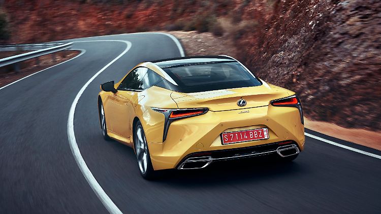 In das Hohelied des Hybridantriebs stimmt der LC 500 nicht mit ein. Es sei denn, er fährt als LC 500h vor.