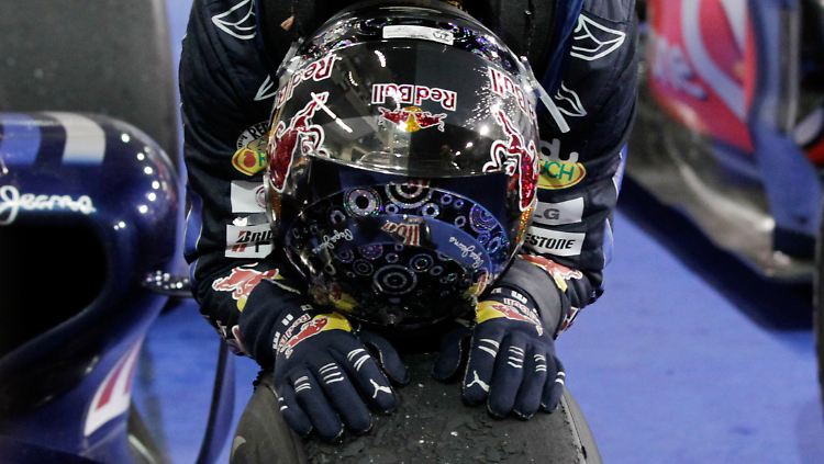 Dank an sein Auto namens "Randy Mandy": Es hat gehalten und Sebastian Vettel zum Titel getragen.
