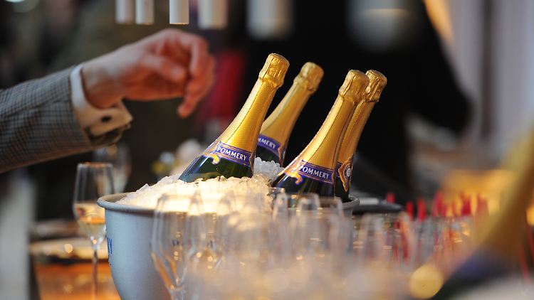 Edel-Champagner vom Discounter: Zu Weihnachten kein Problem.