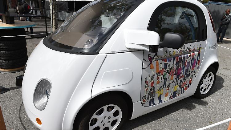 Die Kooperation mit Herstellern lässt auch hoffen, dass das Google-Car ansehnlicher wird.