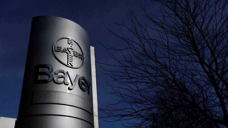 Bayer stellt sich mit dem umstrittenen Saatguthersteller Monsanto neu auf.