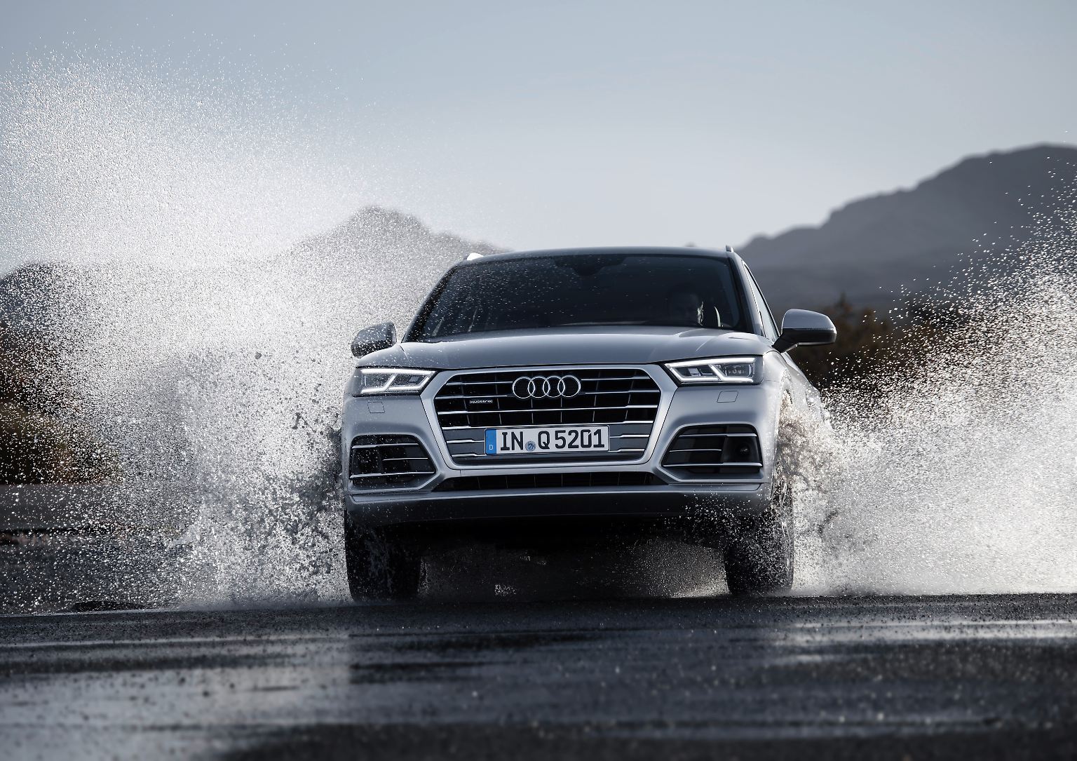 Um festzustellen, dass sich der SUV-Boom auch im nächsten Jahr fortsetzen wird, braucht es keine Glaskugel. Direkt zum Jahresbeginn kommen bei Audi die technisch weitläufig verwandten Modelle Q5 und ...