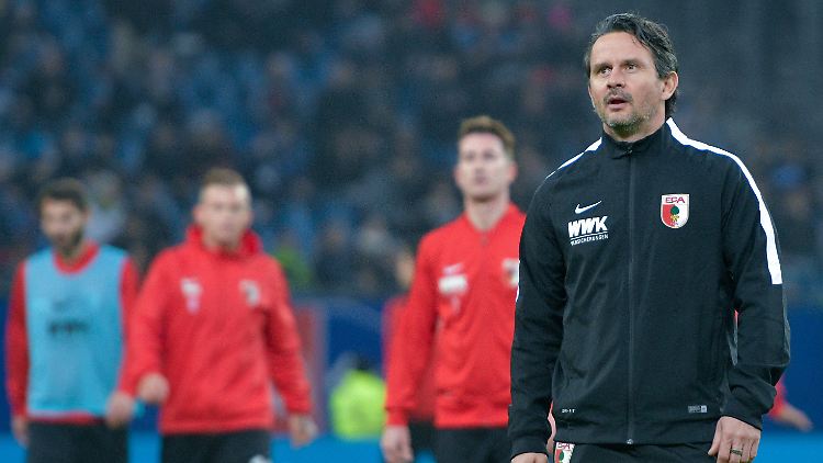 Da war's: Dirk Schuster ist nicht mehr Trainer des FC Augsburg.