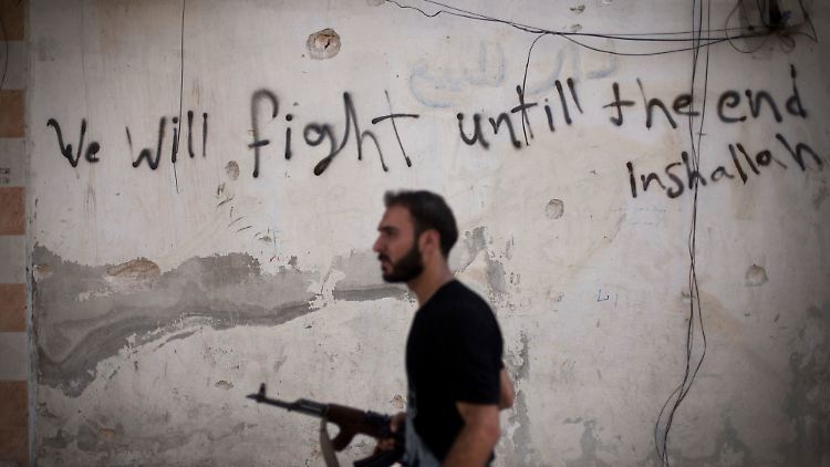 Ein Kämpfer der Freien Syrischen Armee in Aleppo - das Foto wurde im September 2012 aufgenommen.