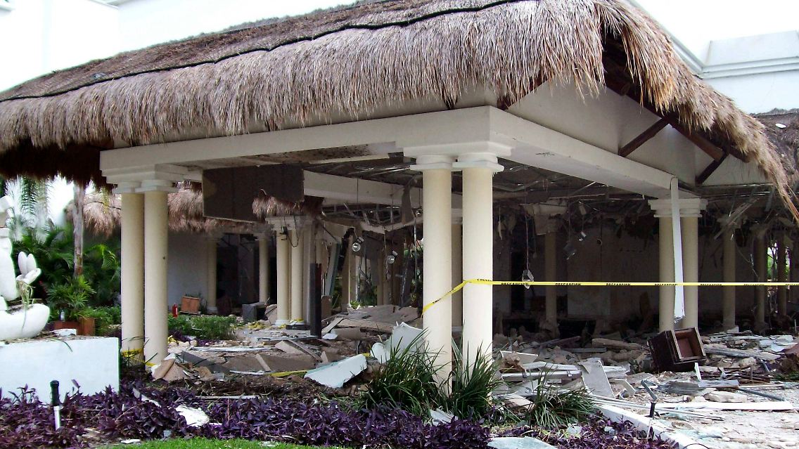 Unter dem Hotel hatte sich offenbar ein 120 Quadratmeter großer Hohlraum mit Gasen gefüllt.