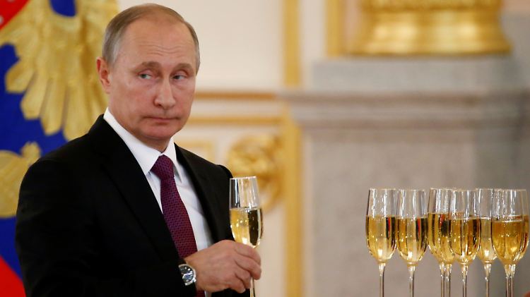 Seit vier Jahren ist keiner mächtiger als er: Wladimir Putin.