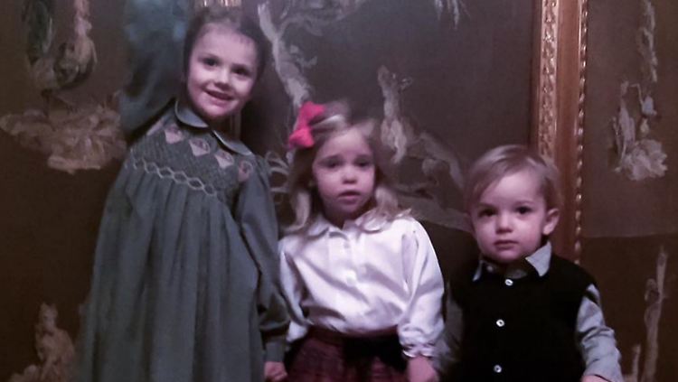 Prinzenrolle: Estelle, Leonore und Nicolas. 