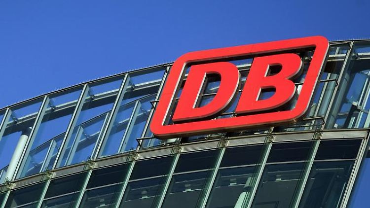 Die Deutsche Bahn besitzt die größte Busflotte in Deutschland.